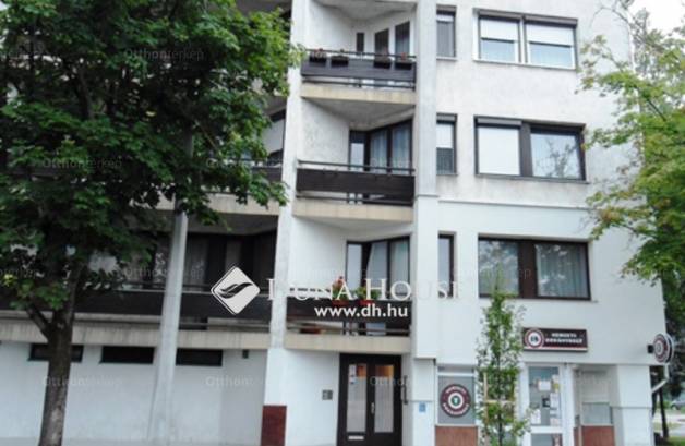 Lakás eladó Győr, a Rónay Jácint utcában, 100 négyzetméteres