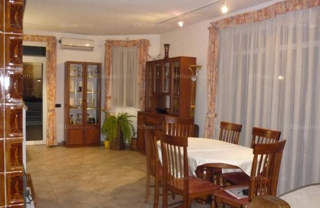 Eladó 6 szobás családi ház Győrújbarát
