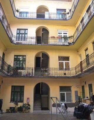 Budapesti lakás eladó, Erzsébetvárosban, Peterdy utca, 3+1 szobás