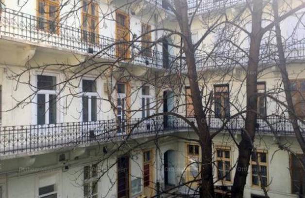 Eladó lakás, Budapest, 3+1 szobás