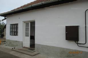 Eladó családi ház Csanádapáca, 2 szobás