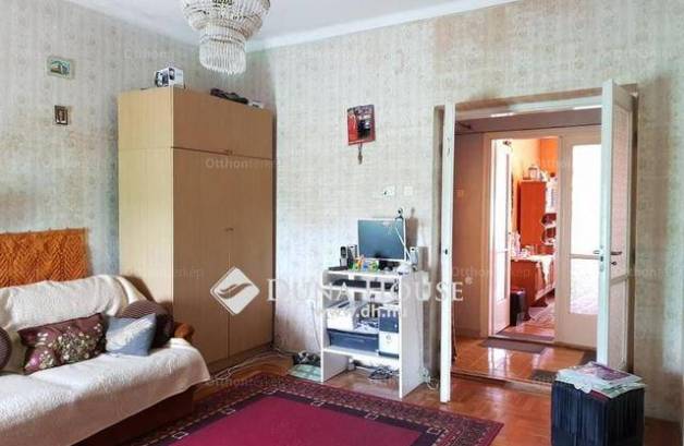 Pécsi családi ház eladó a Nagykozári úton, 70 négyzetméteres