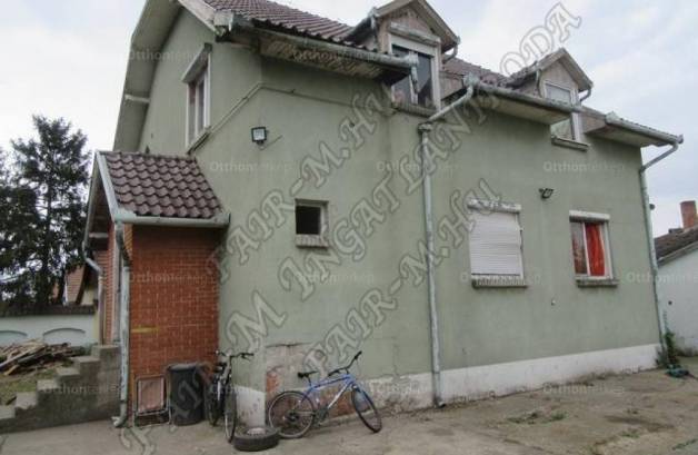 Eladó családi ház Hódmezővásárhely, Dobó Katalin utca, 7 szobás