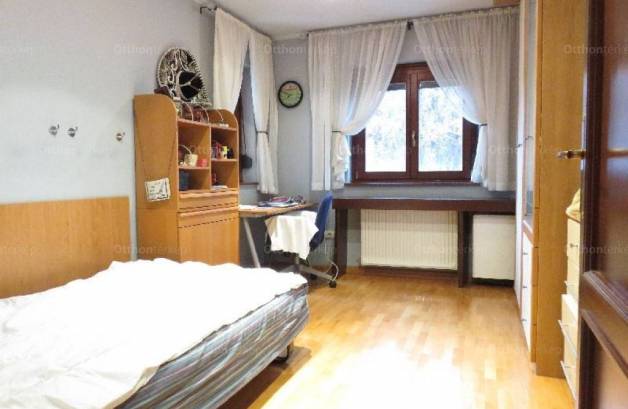 Budapest, családi ház eladó, Máriaremete, 8 szobás