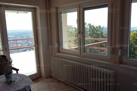 Eladó 4+2 szobás családi ház Pécs