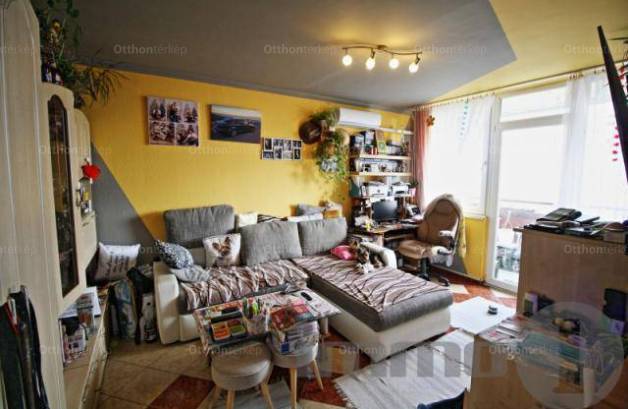 Budapesti lakás eladó, 71 négyzetméteres, 2+1 szobás