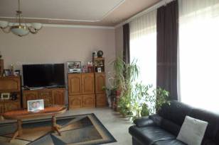 Debreceni családi ház eladó, 140 négyzetméteres, 4+1 szobás