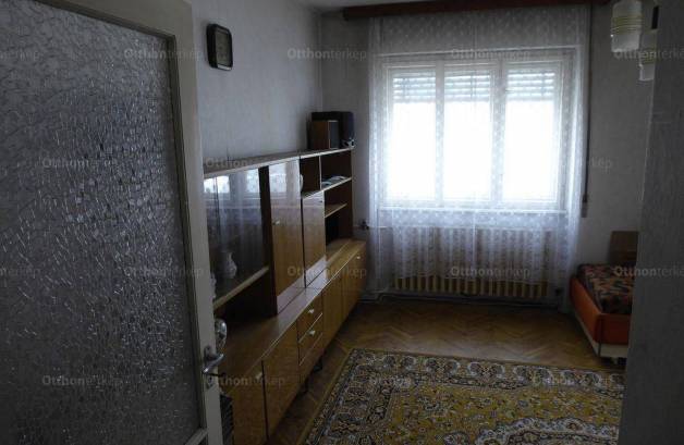 Eladó családi ház Székesfehérvár a Kadocsa utcában, 3 szobás