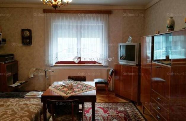 Soproni családi ház eladó, 252 négyzetméteres, 8 szobás