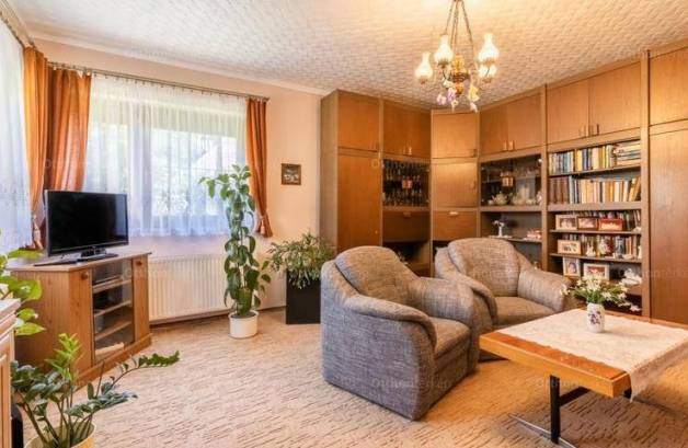 Mosonmagyaróvári családi ház eladó, 79 négyzetméteres, 2+1 szobás