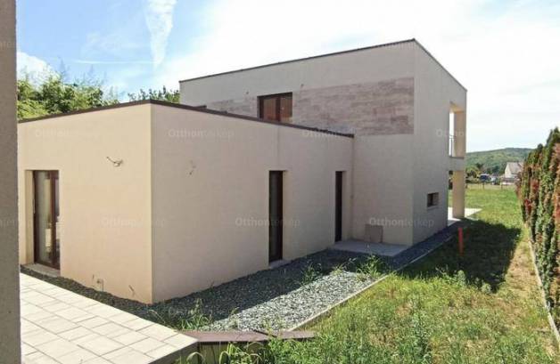 Győrújbarát eladó új építésű családi ház