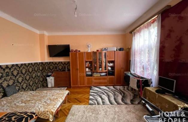 Eladó lakás Szeged, 2 szobás