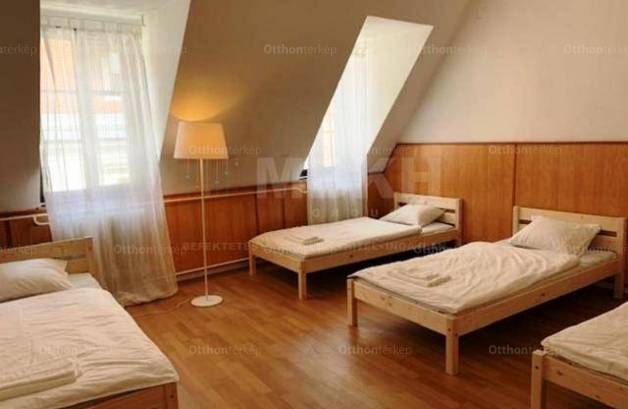 Győri kiadó családi ház, 14 szobás, 400 négyzetméteres