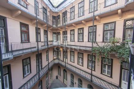 Budapesti eladó lakás, 3 szobás, 87 négyzetméteres
