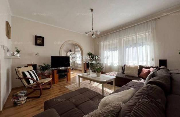 Veszprém 7 szobás családi ház eladó