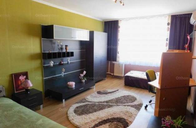 Debrecen 2+1 szobás lakás eladó