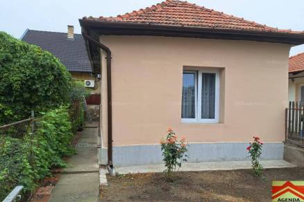 Szeged 1 szobás családi ház eladó a Szabadkai úton