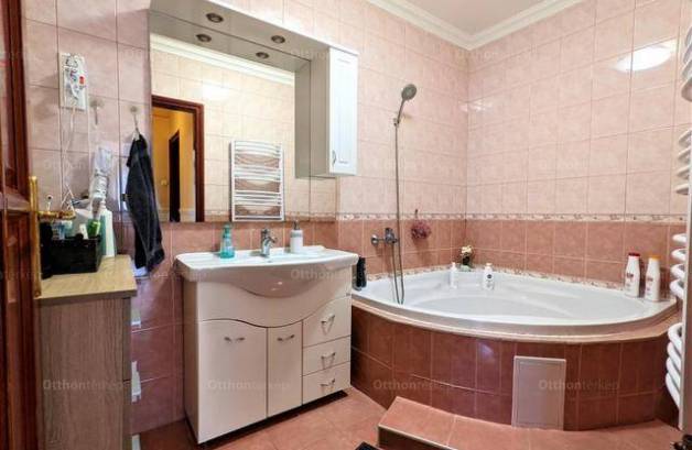 Debrecen 3 szobás lakás eladó