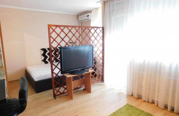 Eladó lakás, Debrecen, 1 szobás