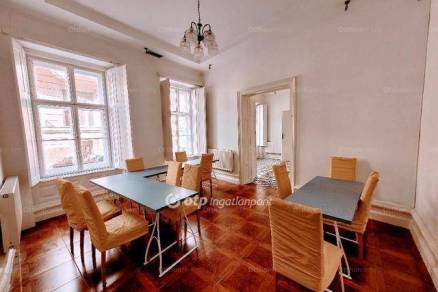 Budapest kiadó lakás Corvin negyedben a Nap utcában, 244 négyzetméteres