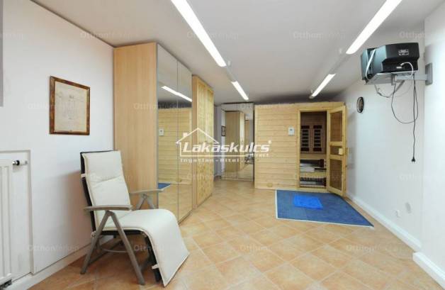 Balatonfüredi eladó családi ház, 5 szobás, 340 négyzetméteres