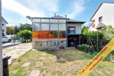 Budapesti eladó családi ház, 5 szobás, 131 négyzetméteres