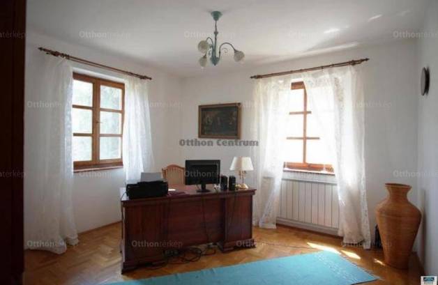 Budapesti családi ház eladó, Csillaghegy, 6 szobás