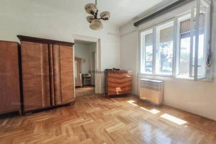Eladó családi ház Budapest, 2 szobás