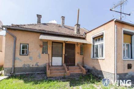 Eladó 3 szobás családi ház Győr