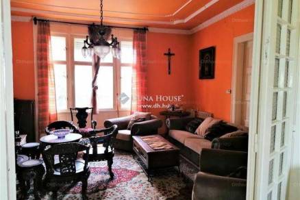 Tata 4 szobás családi ház eladó a Dobroszláv Lajos utcában