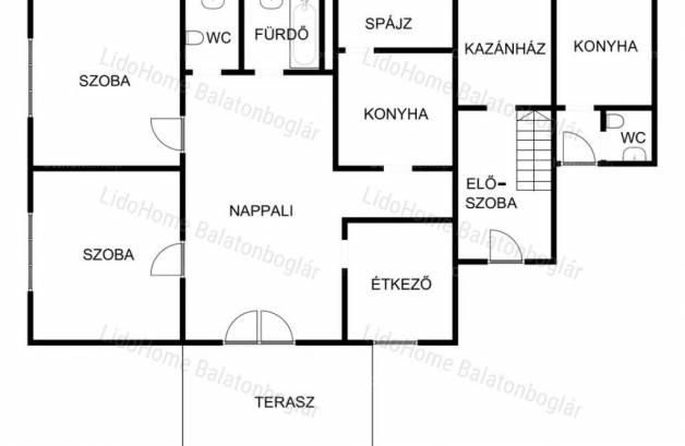 Karádi családi ház eladó, 220 négyzetméteres, 7 szobás