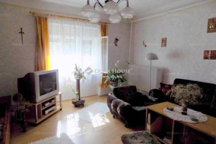 Kaposvár 5 szobás családi ház eladó a Szigetvári utcában