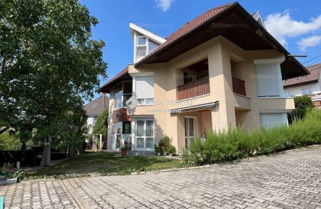 Eladó 7 szobás családi ház Veszprém