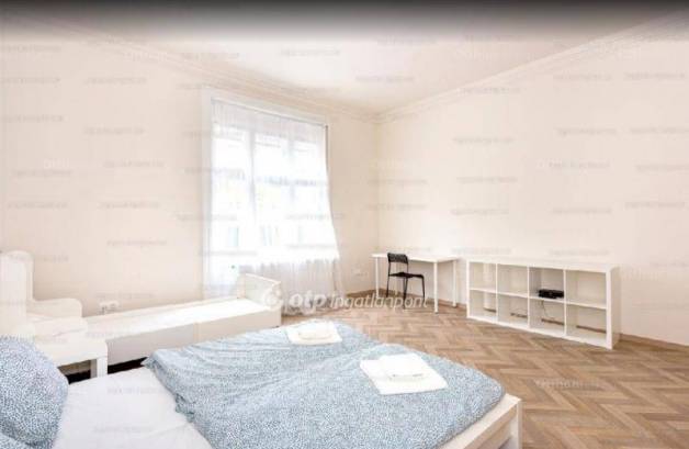 Budapest családi ház eladó, Alsórákoson, 9+5 szobás