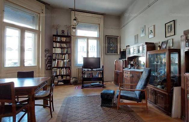 Eladó 4 szobás lakás, Palotanegyedben, Budapest