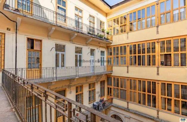 Budapesti lakás eladó, Belvárosban, Vámház körút, 2 szobás