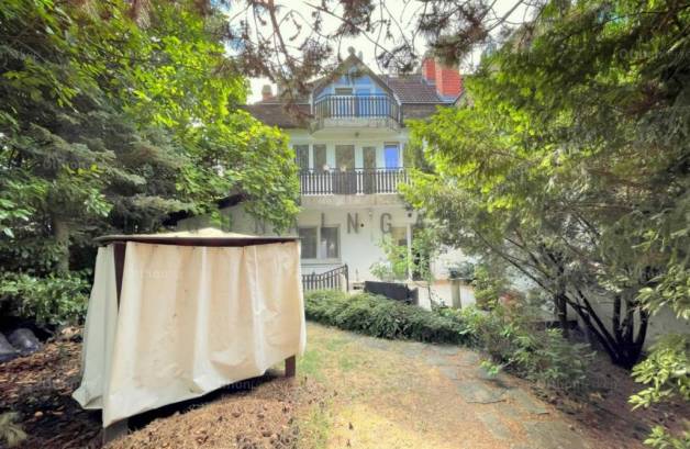Budapest eladó családi ház Mártonhegyen a Fodor utcában, 340 négyzetméteres