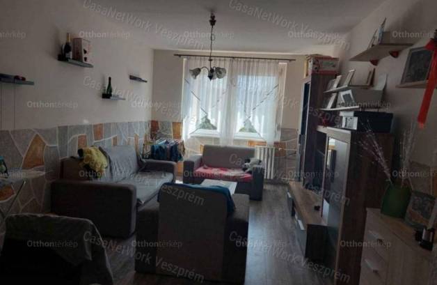 Eladó lakás Veszprém, 2+1 szobás