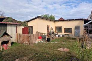 Eladó 3 szobás családi ház Tiszaföldvár