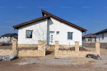 Vácrátót eladó új építésű családi ház