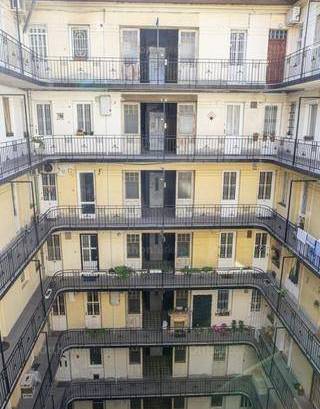Budapesti lakás eladó, Erzsébetvárosban, Damjanich utca, 2+1 szobás