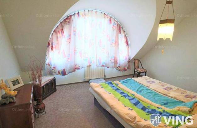 Győri eladó családi ház, 6 szobás, 220 négyzetméteres