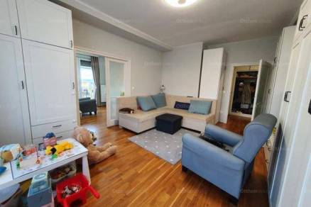 Eladó lakás, Pécs, 2 szobás