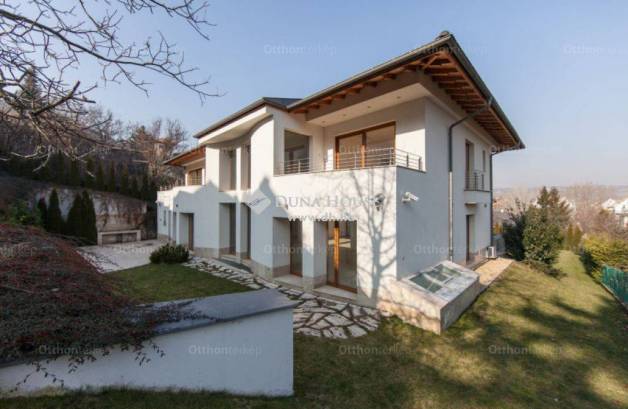 Eladó családi ház, Budapest, Csillaghegyen, 900 négyzetméteres
