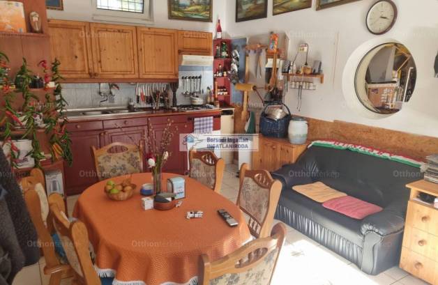 Kazincbarcikai családi ház eladó, 195 négyzetméteres, 5 szobás