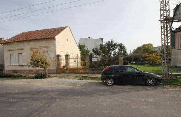 Dombóvári eladó családi ház, 3 szobás, 100 négyzetméteres