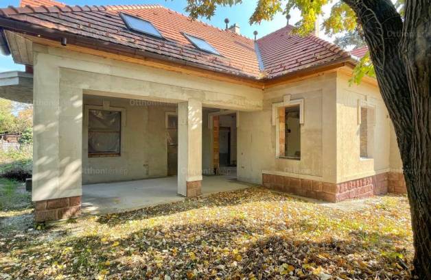 Balatonfüredi családi ház eladó, 208 négyzetméteres, 6 szobás