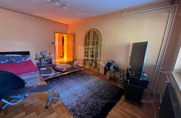 Eladó családi ház Budapest, 4 szobás