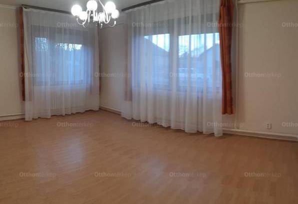 Debreceni családi ház kiadó, 134 négyzetméteres, 3+2 szobás