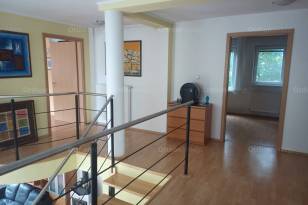 Győri eladó családi ház, 3+2 szobás, 280 négyzetméteres